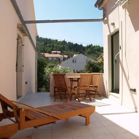 Dalmatian Holiday House Kate, Sleeps 6 Сasa de vacaciones *