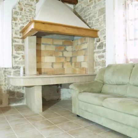 Dalmatian Holiday House Kate, Sleeps 6 Сasa de vacaciones *