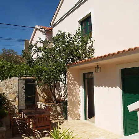 Dalmatian Holiday House Kate, Sleeps 6 Сasa de vacaciones