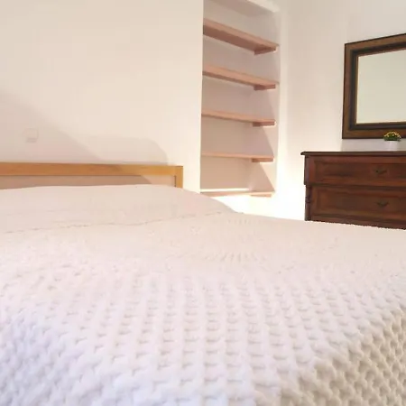 Сasa de vacaciones Dalmatian Holiday House Kate, Sleeps 6 *