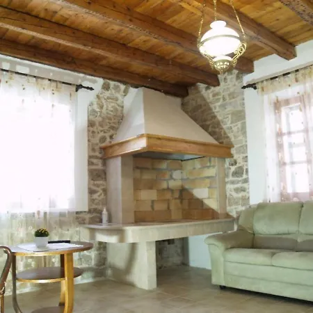 Сasa de vacaciones Dalmatian Holiday House Kate, Sleeps 6
